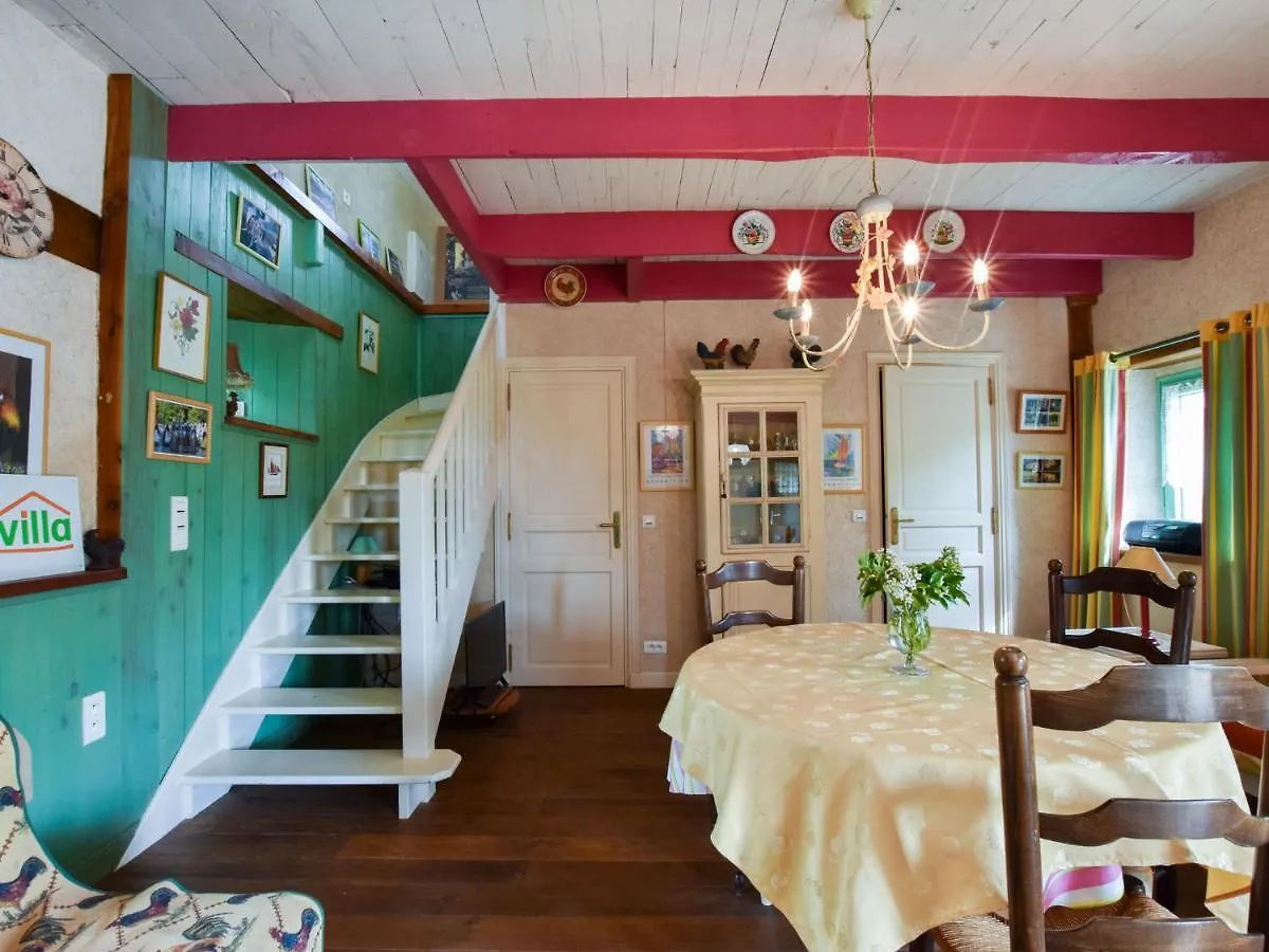 Cosy Holiday Home With Terrace Near Quimperl Coatviller